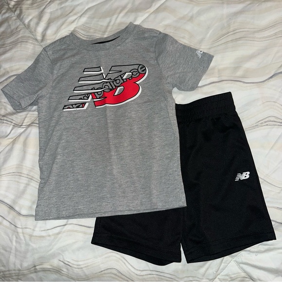 New Balance Gray T-Shirt and Black Shorts Set - Picture 1 of 7